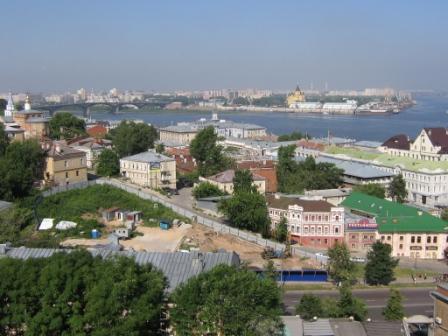 Вид на Стрелку со стороны Нижегородского кремля, собор Александра Невского, Нижний Новгород